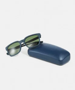 Lacoste Lunettes De Soleil - Matte Blue 8 Lacoste Lunettes De Soleil - Matte Blue -Lacoste Soldes Magasin 0d1b76de04684465a0f394358bc722f6