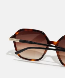 Lacoste Lunettes De Soleil - Havana 7 Lacoste Lunettes De Soleil - Havana -Lacoste Soldes Magasin 1cad3cbf73e2456493668a626ad0c70d