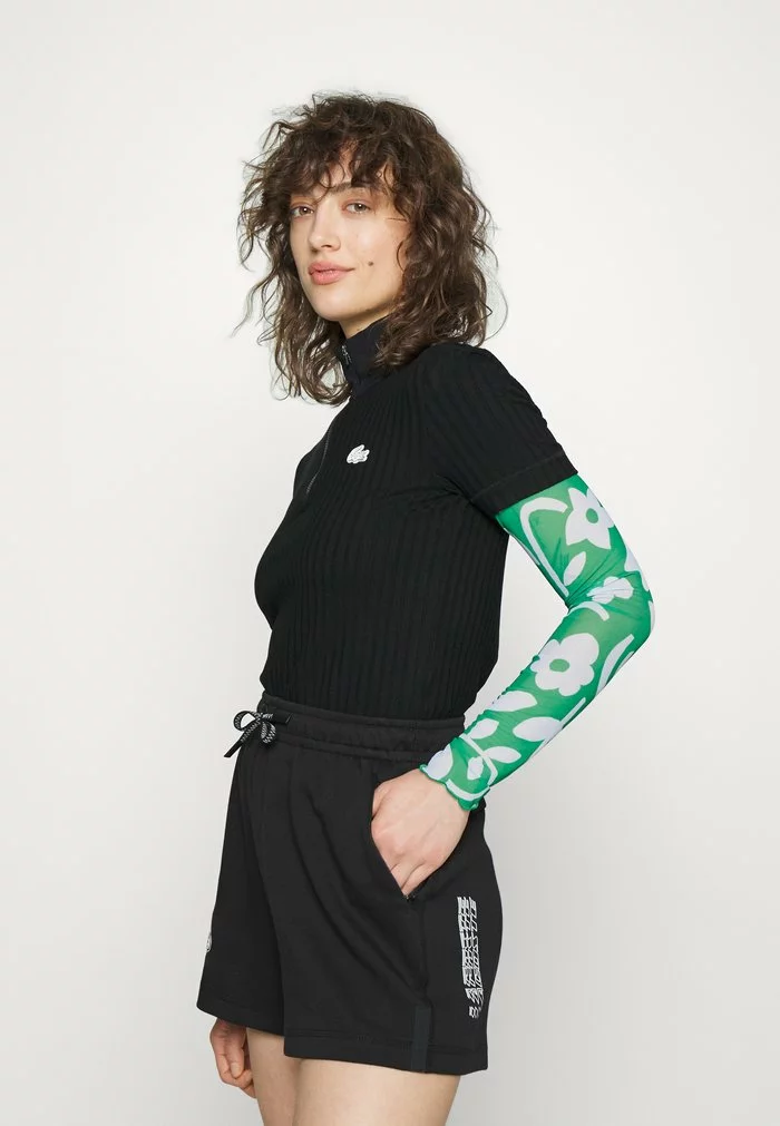 Lacoste EXCLUSIVE - Short - Black 4 Lacoste EXCLUSIVE - Short - Black – Image 4