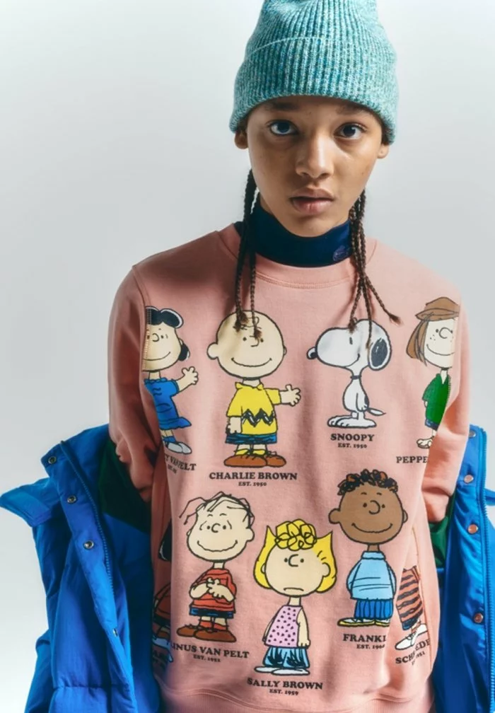 LACOSTE X PEANUTS - Sweatshirt - Rose 2 LACOSTE X PEANUTS - Sweatshirt - Rose – Image 2