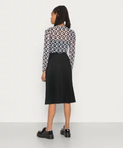 Lacoste EXCLUSIVE - Jupe Trapèze - Black 7 Lacoste EXCLUSIVE - Jupe Trapèze - Black -Lacoste Soldes Magasin 296b67df94b44e578c3639ac5d0ef677