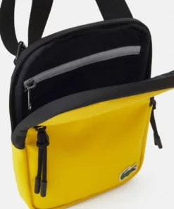 Lacoste UNISEX - Sac Bandoulière - Genet Noir -Lacoste Soldes Magasin 2bb066822c344bac829d9fa93e0e6ae2