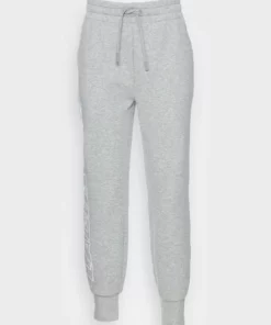 Lacoste EXCLUSIVE - Pantalon De Survêtement - Silver Chine 8 Lacoste EXCLUSIVE - Pantalon De Survêtement - Silver Chine -Lacoste Soldes Magasin 2caf13a234664f4aba6e3175ec6a16d1