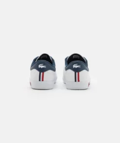 Lacoste POWERCOURT - Baskets Basses - White/navy/red -Lacoste Soldes Magasin 33eb5f95fe744f4e9c0eda12948ea896