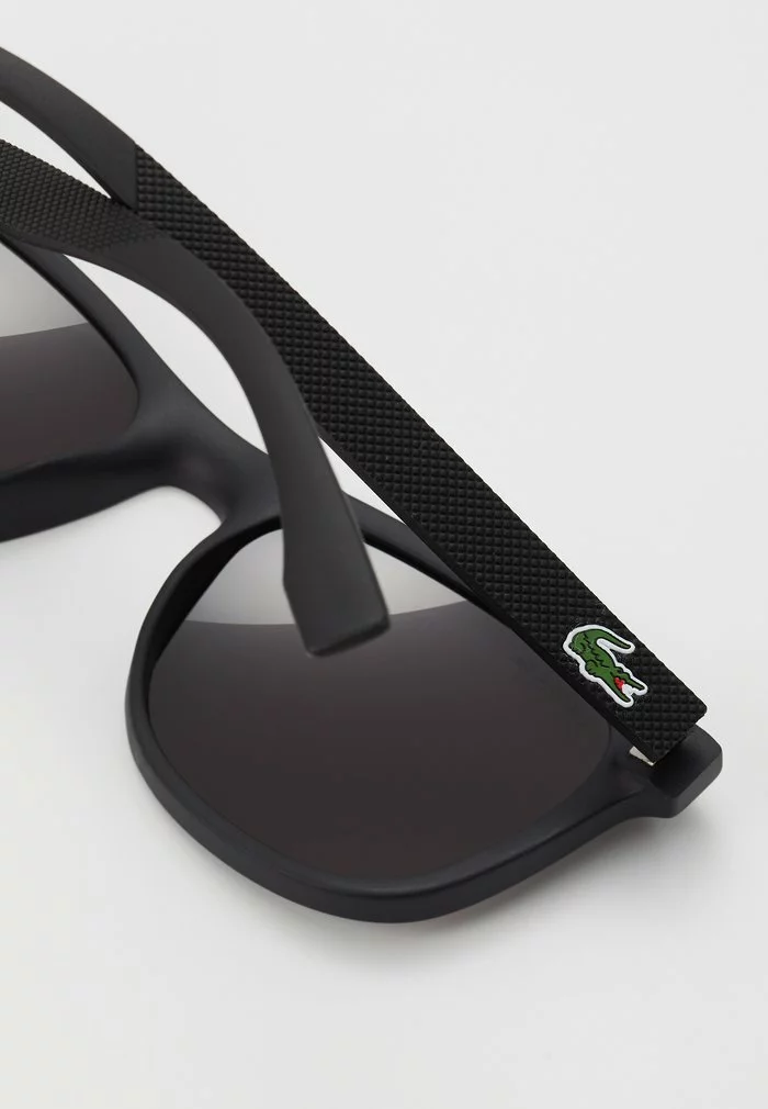 Lacoste Lunettes De Soleil - Matte Black 5 Lacoste Lunettes De Soleil - Matte Black – Image 5