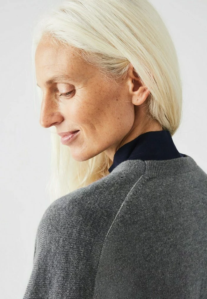 Lacoste Gilet - Gris Chine 4 Lacoste Gilet - Gris Chine – Image 4