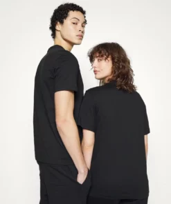 Lacoste UNISEX EXCLUSIVE - T-shirt Basique - Black -Lacoste Soldes Magasin 368c99e64b384cce968d78adf78bdaa1