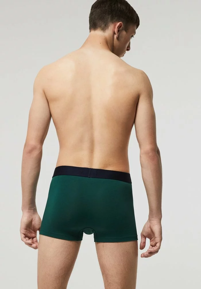 Lacoste Shorty - Marine / Swing / Argent Chine 3 Lacoste Shorty - Marine / Swing / Argent Chine – Image 3