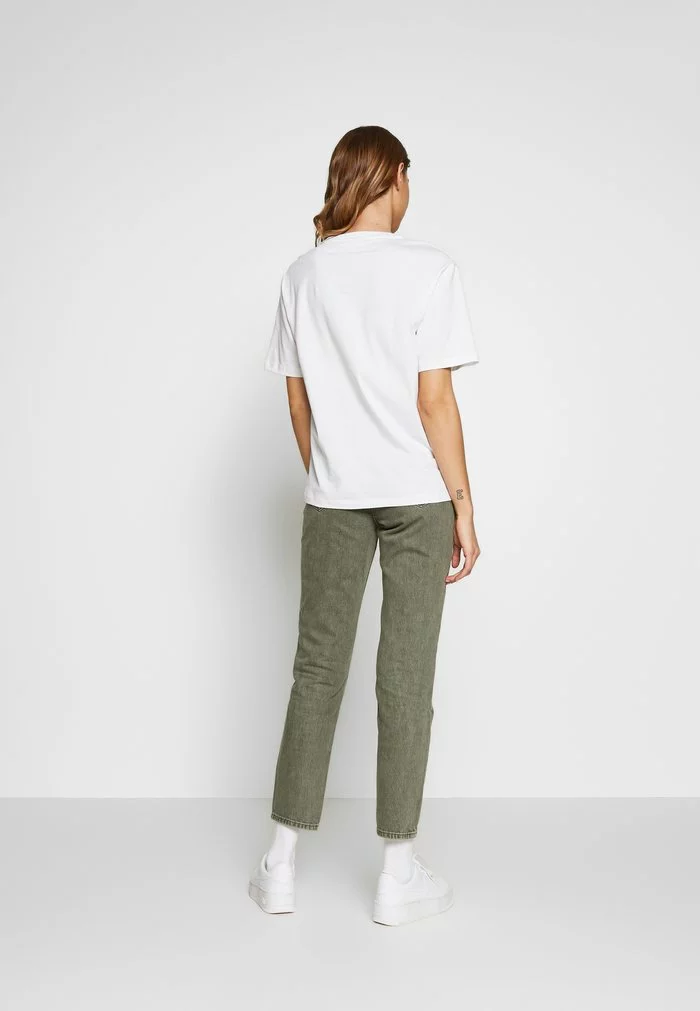 Lacoste T-shirt Basique - White 3 Lacoste T-shirt Basique - White – Image 3