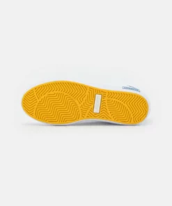 Lacoste POWERCOURT EXCLUSIVE - Baskets Basses - White/light Blue -Lacoste Soldes Magasin 4ec45140a50f40a7a351846da571477d