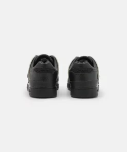 Lacoste COURT CAGE - Baskets Basses - Black/platinum 9 Lacoste COURT CAGE - Baskets Basses - Black/platinum -Lacoste Soldes Magasin 522f92efb59a4c408b5e6e9d7014fe40
