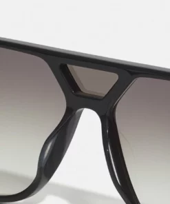 Lacoste UNISEX - Lunettes De Soleil - Onyx -Lacoste Soldes Magasin 53a21707388341238d59b099925cc131