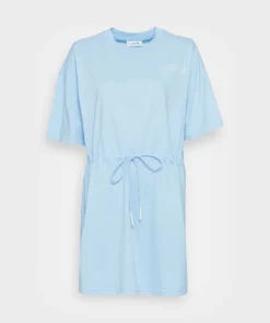 Lacoste EXCLUSIVE - Robe En Jersey - Overview 8 Lacoste EXCLUSIVE - Robe En Jersey - Overview -Lacoste Soldes Magasin 571257a79b7245a4a029f94ed80d02d8