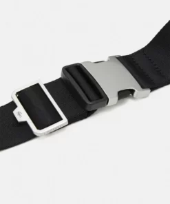 Lacoste THE BLEND UNISEX - Sac Banane - Noir/gris -Lacoste Soldes Magasin 57a29009846440e2bb4fec583a8af756