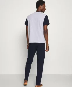 Lacoste Pyjama - Argent Chine/marine/blanc/rouge -Lacoste Soldes Magasin 59c4ac58e43b4d4cbfac60d64c9659f5