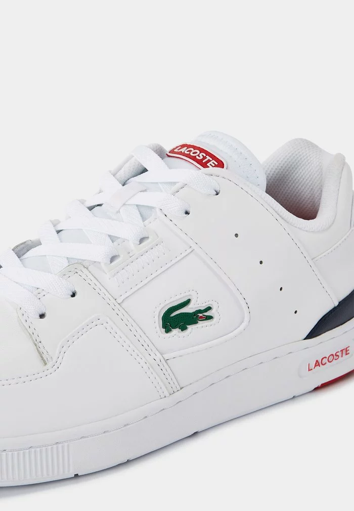 Lacoste Baskets Basses - Wht/nvy/red 3 Lacoste Baskets Basses - Wht/nvy/red – Image 3