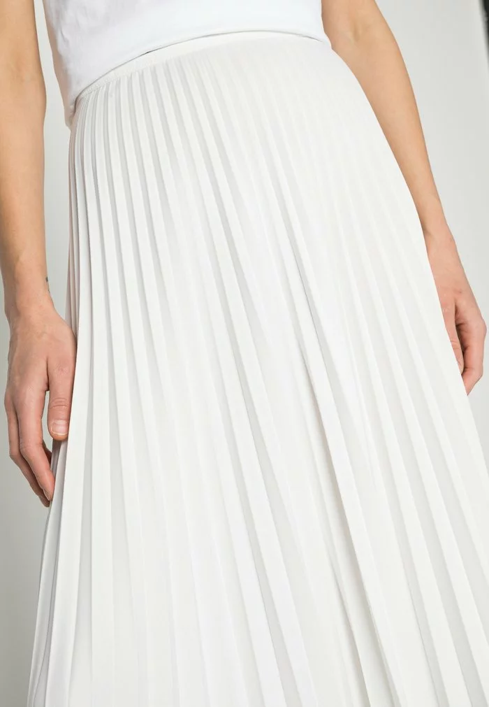 Lacoste Jupe Plissée - Flour 5 Lacoste Jupe Plissée - Flour – Image 5