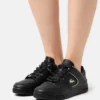 Lacoste COURT CAGE - Baskets Basses - Black/platinum