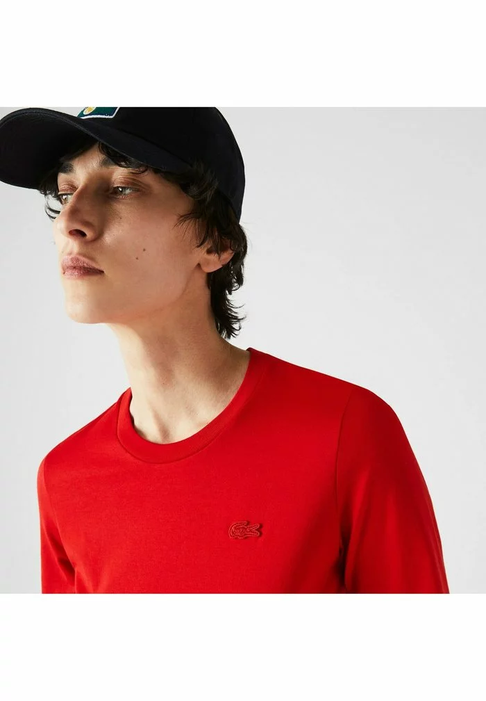 Lacoste T-shirt Basique - Rouge 3 Lacoste T-shirt Basique - Rouge – Image 3