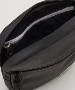 Lacoste UNISEX - Sac Bandoulière - Noir -Lacoste Soldes Magasin 7196e4eb32ec414faf2d75be9a85144e