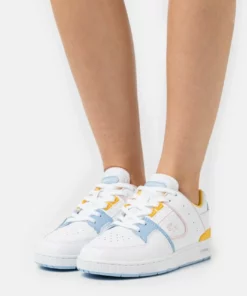 Lacoste COURTCAGE EXCLUSIVE - Baskets Basses - White/pink