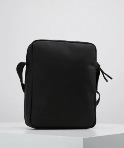 Lacoste Sac Bandoulière - Black -Lacoste Soldes Magasin 75a8c3a3f4f7496da1bc4f6095d47f04