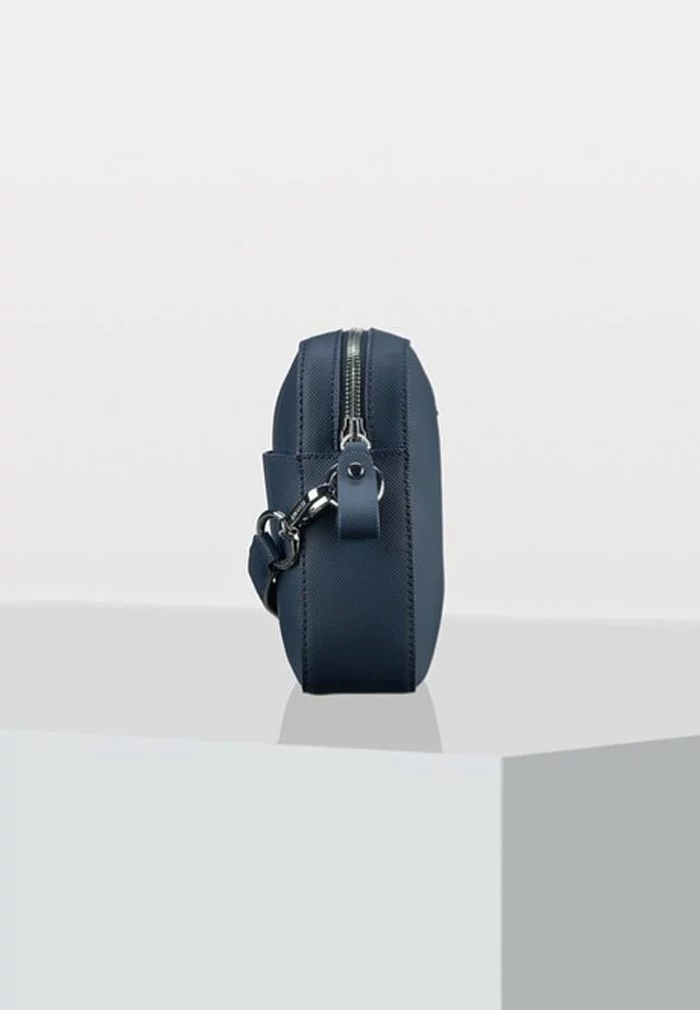 Lacoste Sac Bandoulière - Peacoat 4 Lacoste Sac Bandoulière - Peacoat – Image 4