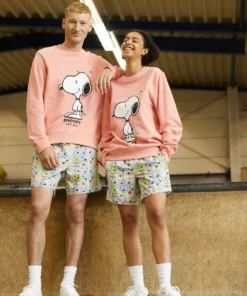 LACOSTE X PEANUTS - Sweatshirt - Rose -Lacoste Soldes Magasin 7f18b0b495ff49769a417e5a27cf37b0