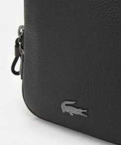 Lacoste SOFT MATE - Sac Bandoulière - Noir -Lacoste Soldes Magasin 8c348cd72dcc4f8fb6961544f3f03bf6