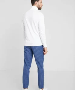 Lacoste T-shirt à Manches Longues - White 7 Lacoste T-shirt à Manches Longues - White -Lacoste Soldes Magasin 8f1874f853134491a7b6a3421c3cba90