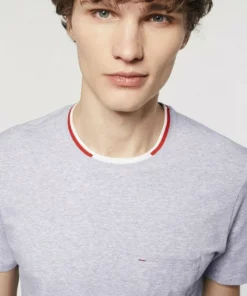 Lacoste Haut De Pyjama - Gris Chine 9 Lacoste Haut De Pyjama - Gris Chine -Lacoste Soldes Magasin 8f571a705a0f41278aa89feed4c4fe24