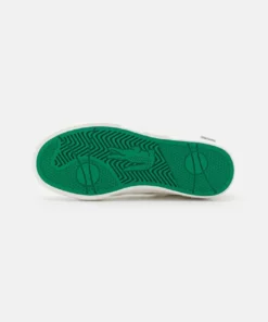 Lacoste Baskets Basses - White 10 Lacoste Baskets Basses - White -Lacoste Soldes Magasin 9dcddb19588e4bfda5af66038e9d0428