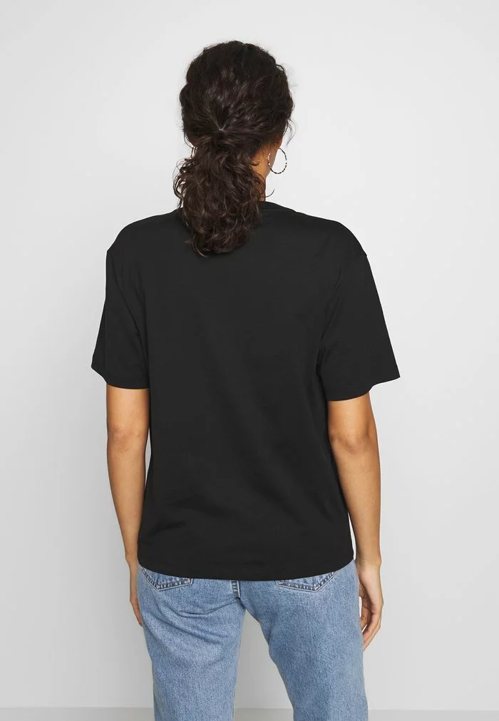 Lacoste T-shirt Basique - Black 3 Lacoste T-shirt Basique - Black – Image 3