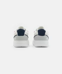 Lacoste L001 - Baskets Basses - White/navy/red 15 Lacoste L001 - Baskets Basses - White/navy/red -Lacoste Soldes Magasin 9fddac55d80f496cb22812ea7875f111