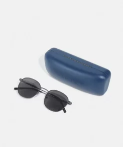 Lacoste UNISEX - Lunettes De Soleil - Semimatte Dark Gunmetal 8 Lacoste UNISEX - Lunettes De Soleil - Semimatte Dark Gunmetal -Lacoste Soldes Magasin a570dde83d8a4c55a3e7e66eecc4cc92