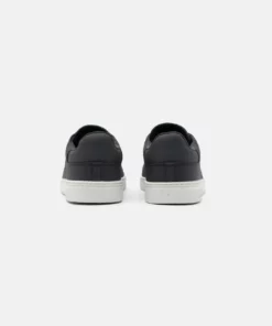 Lacoste COURT - Baskets Basses - Dark Grey/offwhite -Lacoste Soldes Magasin a689edb027df4f9690b5371d52168fe1