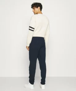Lacoste Pantalon De Survêtement - Navy Blue 7 Lacoste Pantalon De Survêtement - Navy Blue -Lacoste Soldes Magasin ad398fc4e9074e769fb40ba31be2f9d6