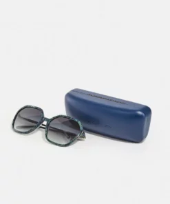 Lacoste Lunettes De Soleil - Green -Lacoste Soldes Magasin aee6ee2adf3b46d3b80ee46ab7016f5b