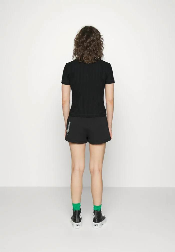Lacoste EXCLUSIVE - Short - Black 3 Lacoste EXCLUSIVE - Short - Black – Image 3