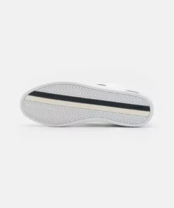 Lacoste EUROPA - Baskets Basses - White/navy -Lacoste Soldes Magasin b7112ef0c7c448f0b4444185ed64cebe