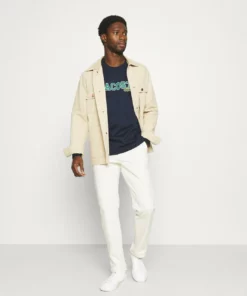 Lacoste T-shirt à Manches Longues - Navy Blue 6 Lacoste T-shirt à Manches Longues - Navy Blue -Lacoste Soldes Magasin b9ef52a5ddd146f7ad2309a48d2c5719