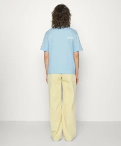 Lacoste EXCLUSIVE - T-shirt Imprimé - Light Blue -Lacoste Soldes Magasin bf29ec0560a242f99c9defef51569e18