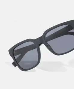 Lacoste Lunettes De Soleil - Matte Black -Lacoste Soldes Magasin cf750a29f75643028a4c0ba68bdcd48c