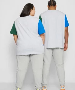 Lacoste PLUS UNISEX - T-shirt Imprimé - Argent Chine -Lacoste Soldes Magasin d3078d2afc6f46a9b1ed63e45f1138ec