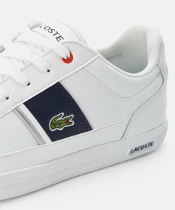 Lacoste EUROPA - Baskets Basses - Wht/nvy/red -Lacoste Soldes Magasin d3abdf7e0a9840729a030417a8655b3f
