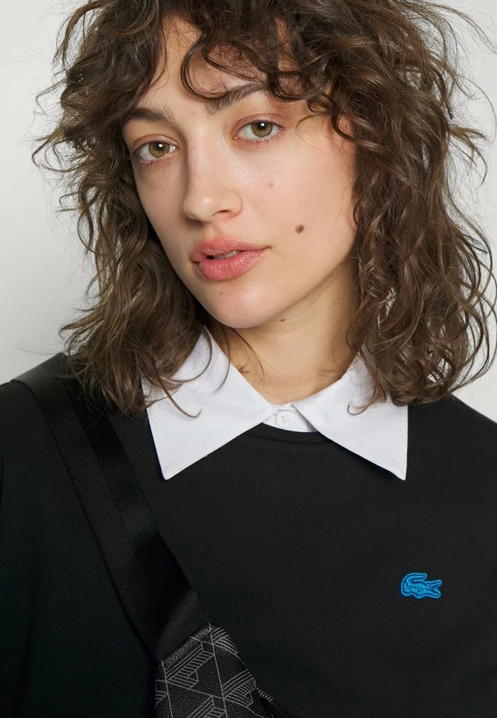 Lacoste EXCLUSIVE - Robe De Jour - Black 4 Lacoste EXCLUSIVE - Robe De Jour - Black – Image 4