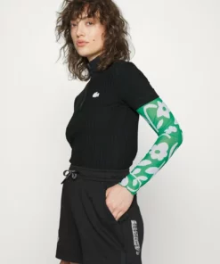 Lacoste EXCLUSIVE - T-shirt Basique - Black -Lacoste Soldes Magasin dac516e4602347fe8fc149cf943dafb7