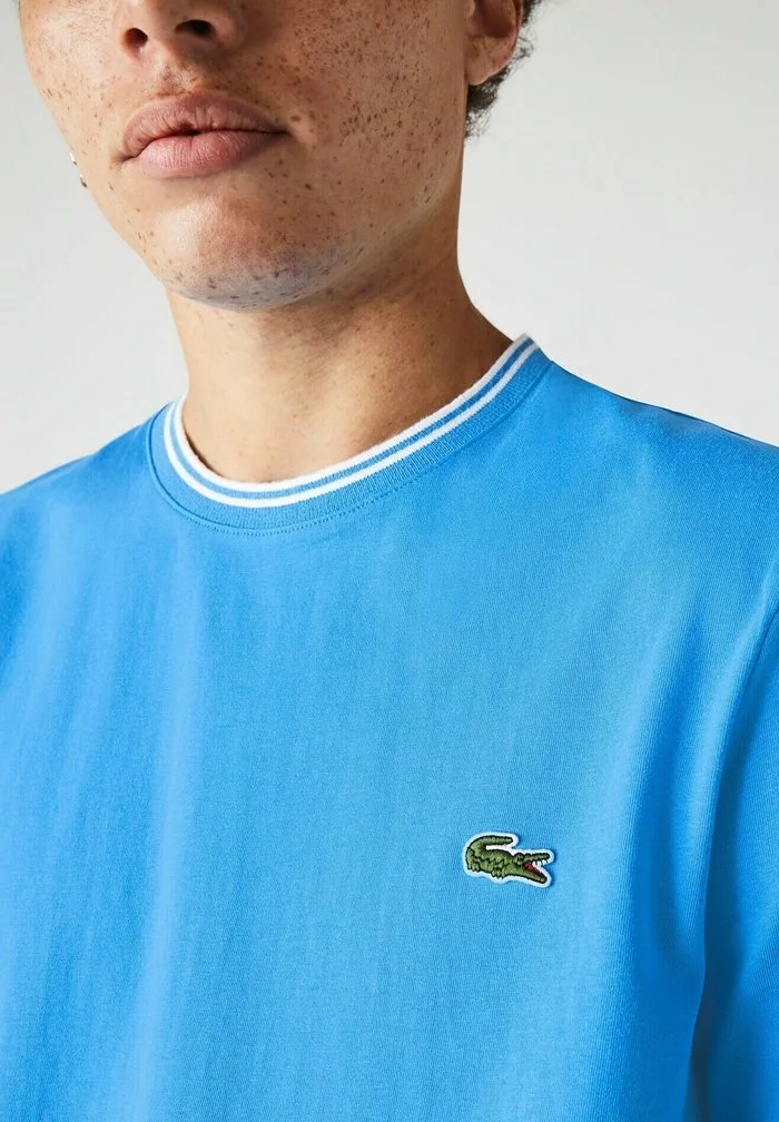 Lacoste T-shirt Basique - Bleu / Blanc 3 Lacoste T-shirt Basique - Bleu / Blanc – Image 3