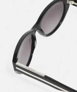 Lacoste Lunettes De Soleil - Black -Lacoste Soldes Magasin e60e1ce4ea414abd8bb2500e25088f7e