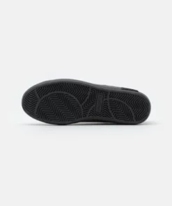 Lacoste POWERCOURT - Baskets Basses - Black -Lacoste Soldes Magasin e8cf9599146c4353aa01f45678bc8567